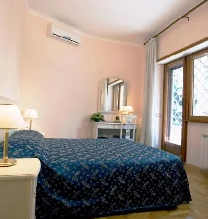 Piccolomini Inn Vaticano Konukevi